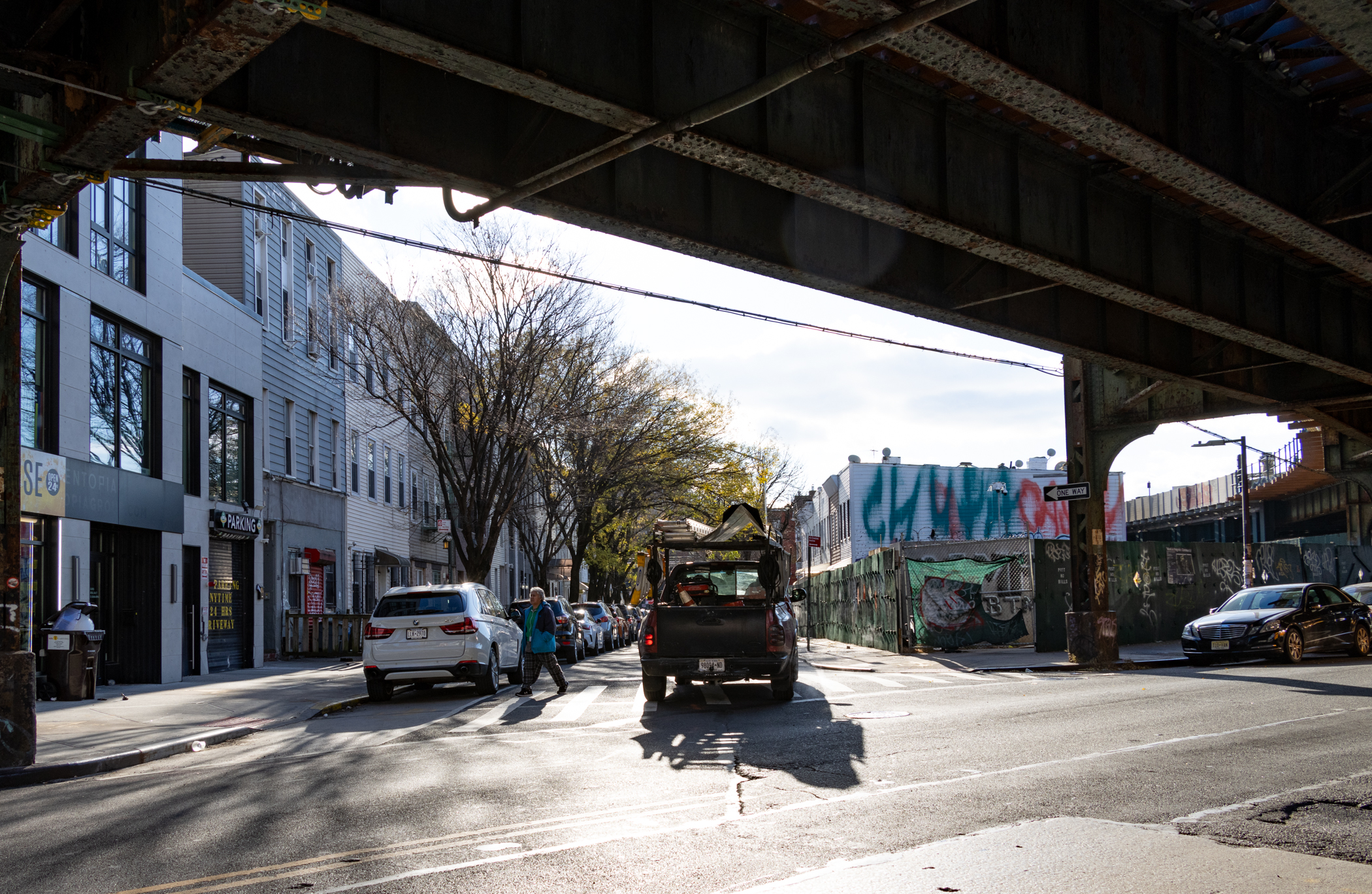 bushwick - truck underneath the elevated rail on myrtle avenue