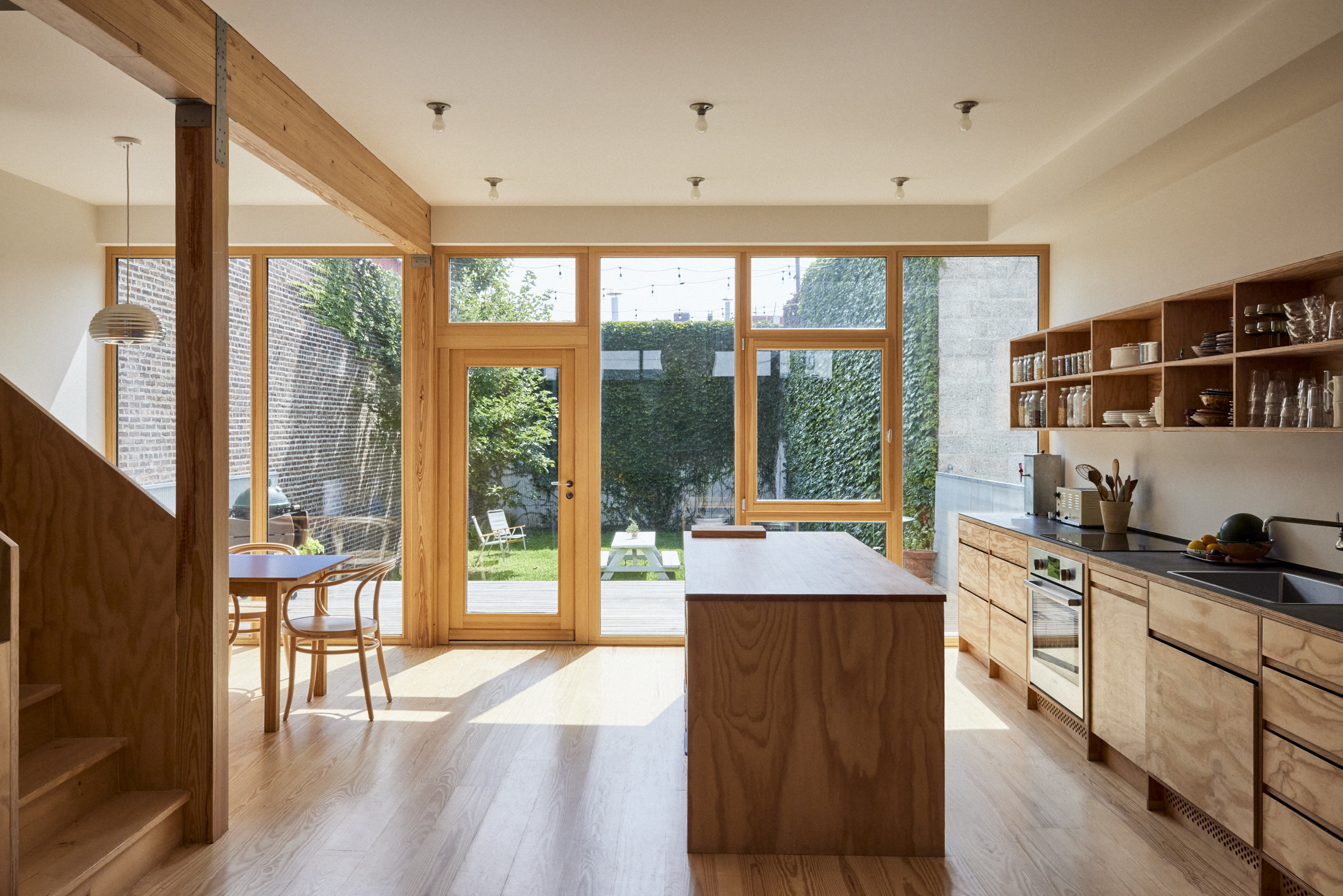 OVERVIEW KITCHEN DINING TO REAR YARD